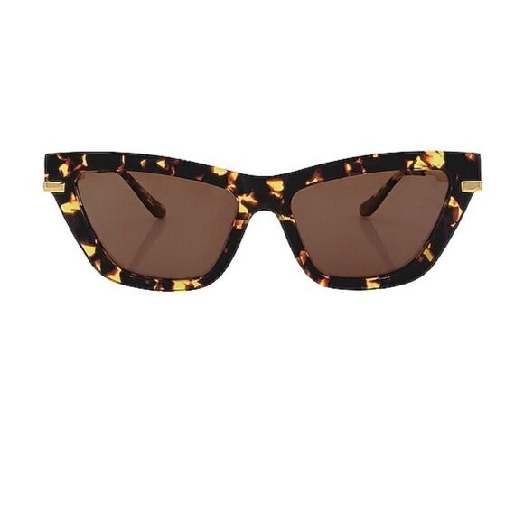 Banbe The Whitney sunglasses Amber Tort & Auburn cat eye large frames Revolve main image 4